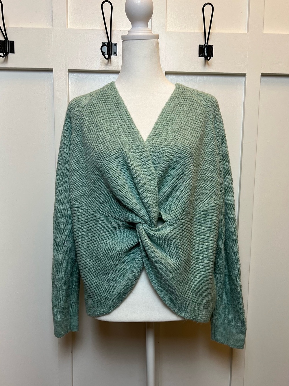 Aerie Size Medium Teal Green Front Twist Knit Sweater Relaxed Preppy Cottagecore